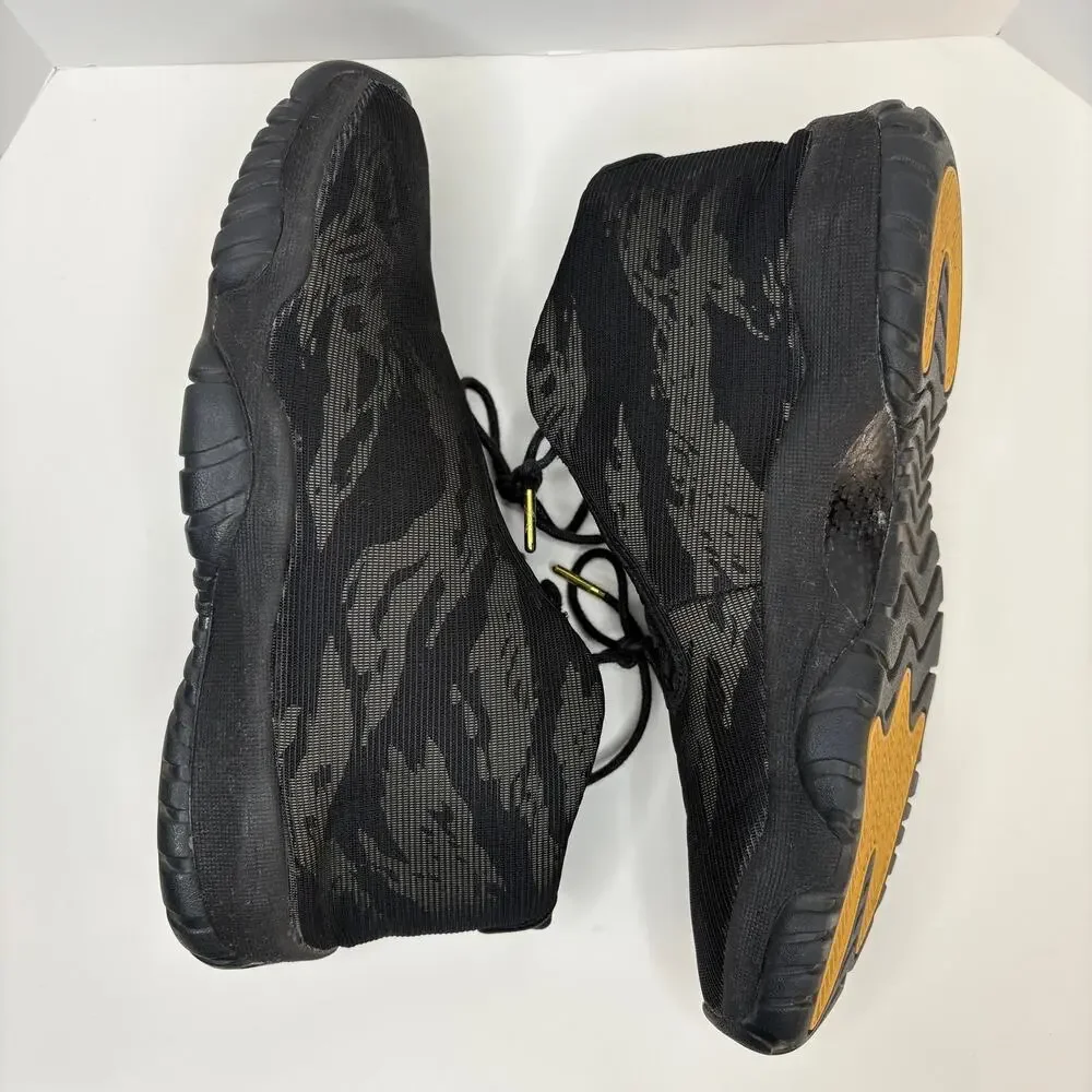 Jordan Future Black Metallic Gold Tiger Camo 656503 035 - Men's Size 9